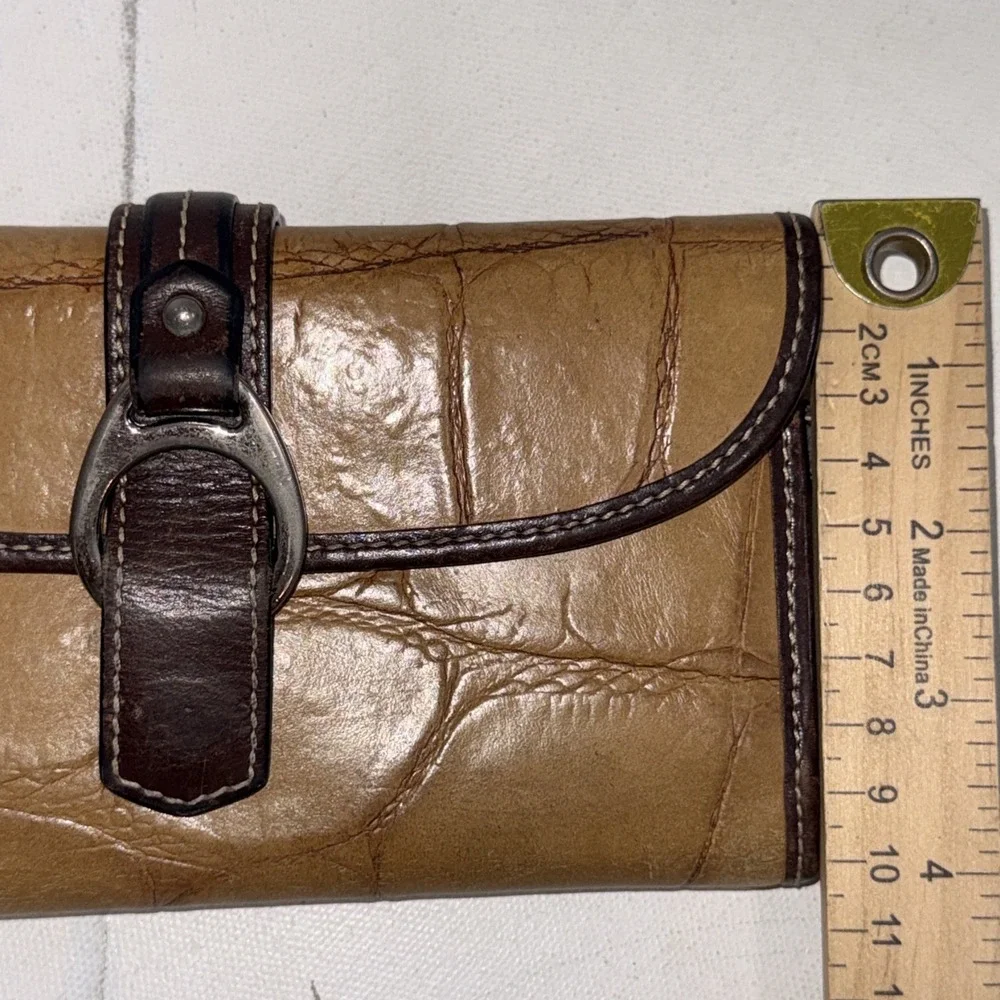 Vintage Y2K Dooney & Bourke Embossed Croc Leather Trifold Card Zip Snap Wallet
